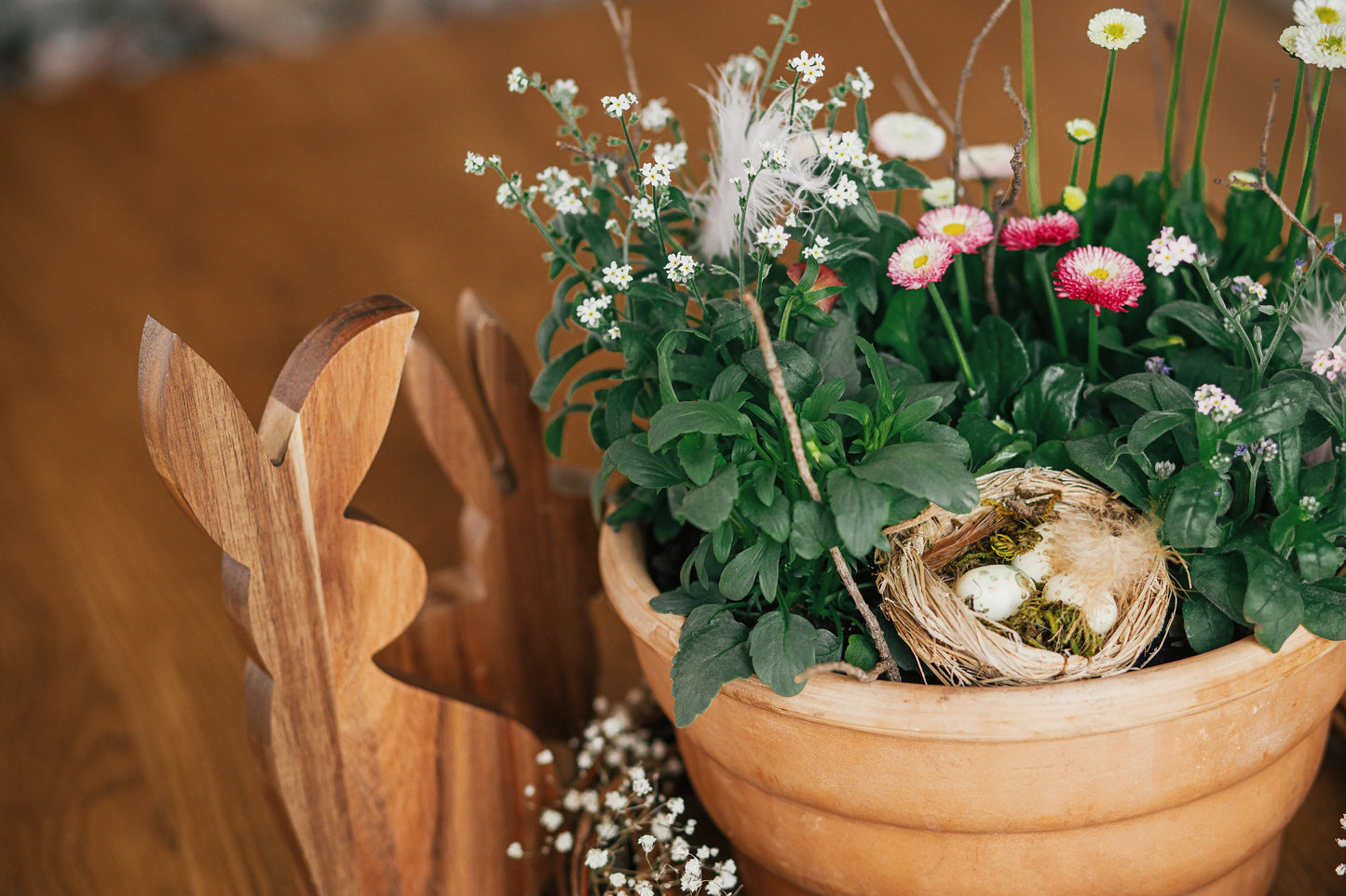 Wooden Bunny Figurines for Easter Decoration